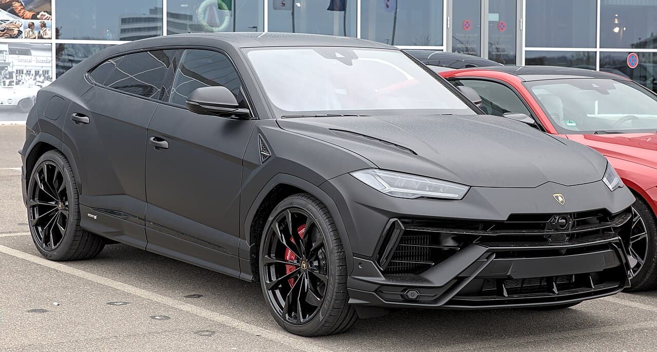 Lamborghini Urus in the example rental storefront